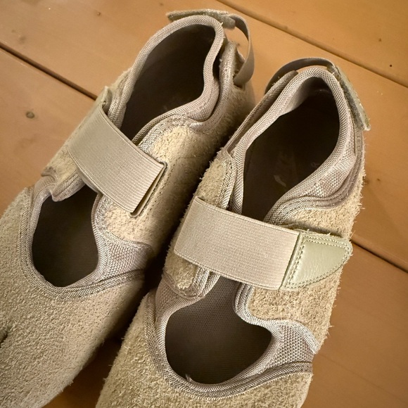 Nike Air Rift Premium Womens Sz 9 tabi - Picture 4 of 9